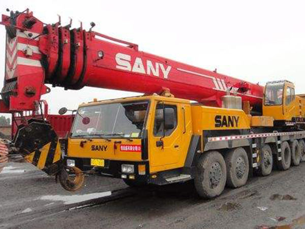 冬季隨車吊應(yīng)該怎樣保養(yǎng)和操作注意事項(xiàng)? 冬季隨車吊應(yīng)該怎樣保養(yǎng)和操作注意事項(xiàng)?